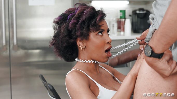Ebony Busty Babe Made An Erotic Confession